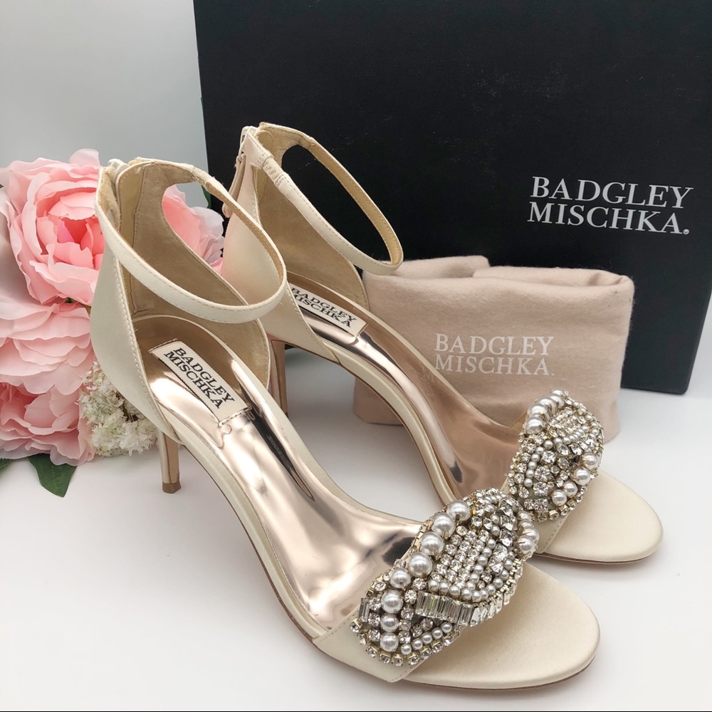 Badgley Mischka Odalis Ivory Embellished Heeled Sandals 9